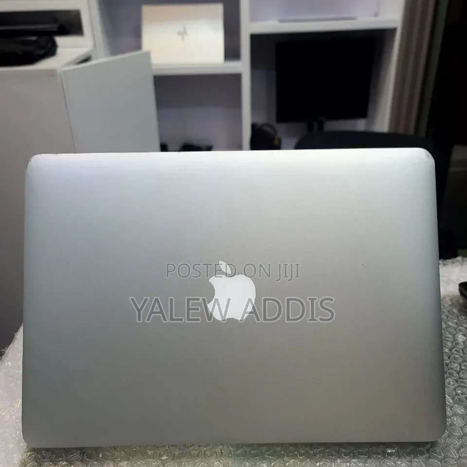 New Laptop Apple MacBook Air 2022 M2 8GB Intel Core i5 SSD 128GB