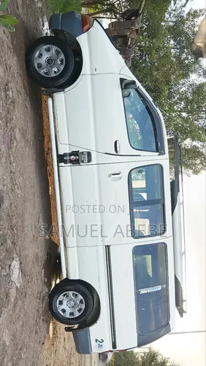 Toyota HiAce 2003 White