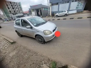 Toyota Vitz 2001 Silver