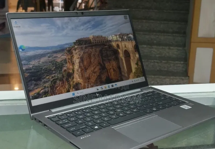 New Laptop HP ZBook Fury 17 G7 16GB Intel Core i7 SSD 512GB