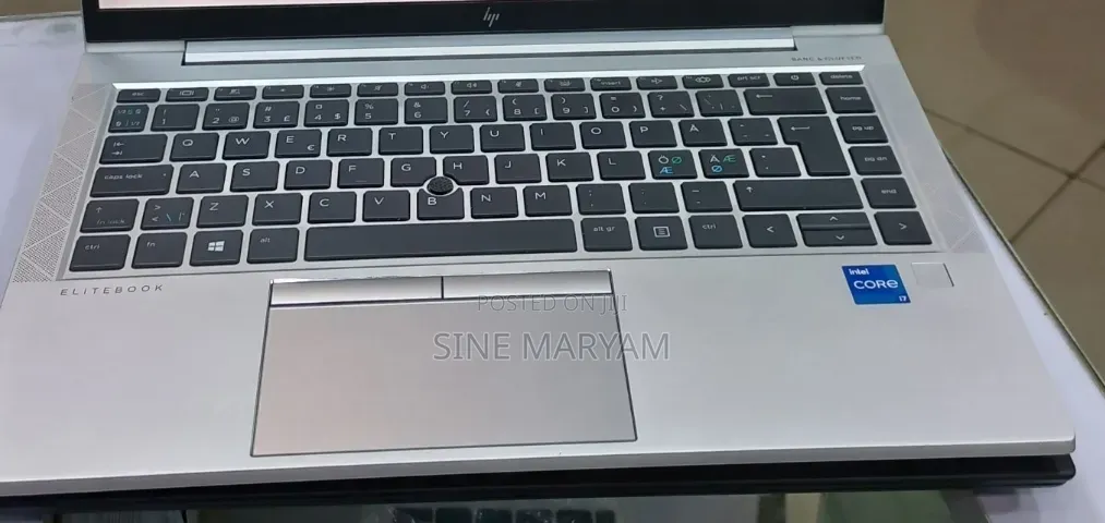 New Laptop HP EliteBook 1040 G8 16GB Intel Core i7 SSD 512GB