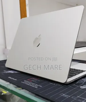 New Laptop Apple MacBook Air 2022 M2 8GB Intel SSD 256GB