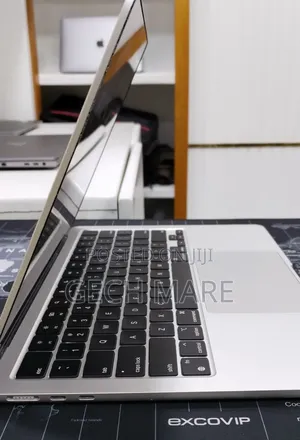 New Laptop Apple MacBook Air 2022 M2 8GB Intel SSD 256GB