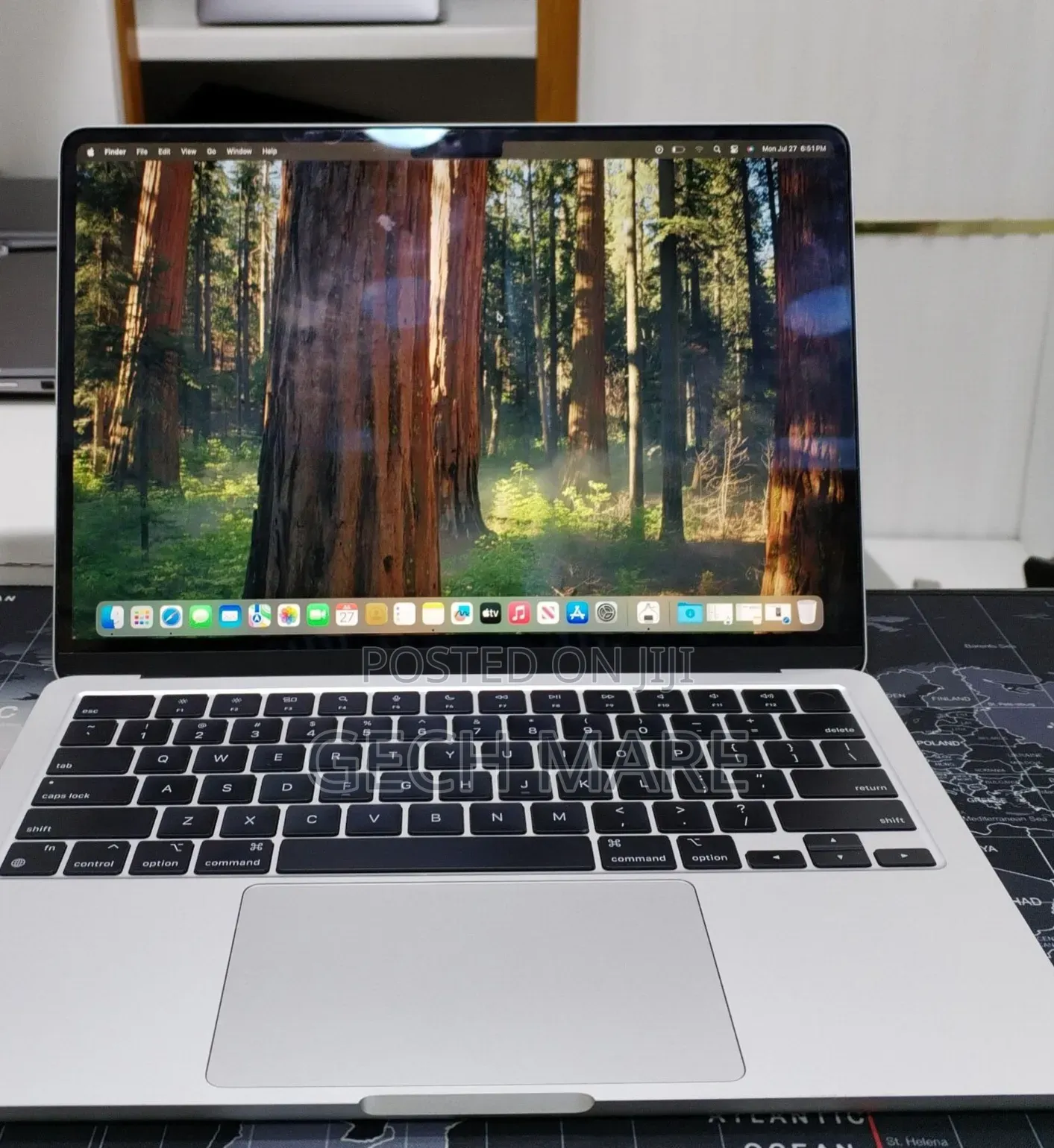New Laptop Apple MacBook Air 2022 M2 8GB Intel SSD 256GB