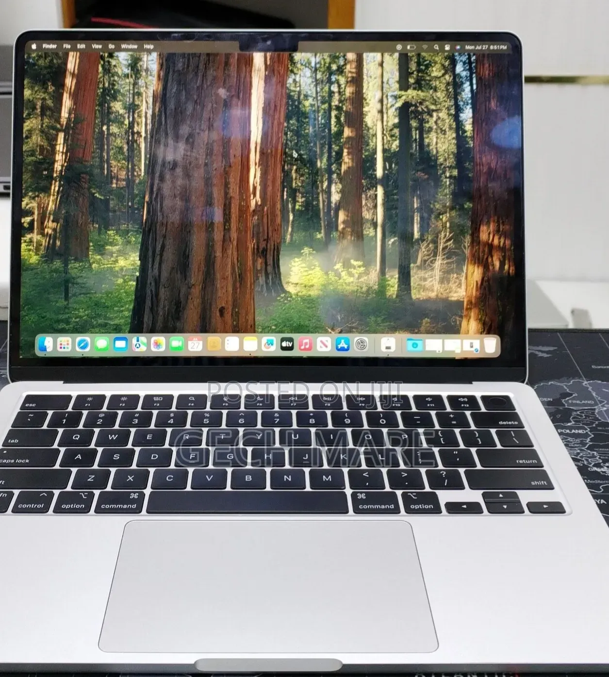 New Laptop Apple MacBook Air 2022 M2 8GB Intel SSD 256GB