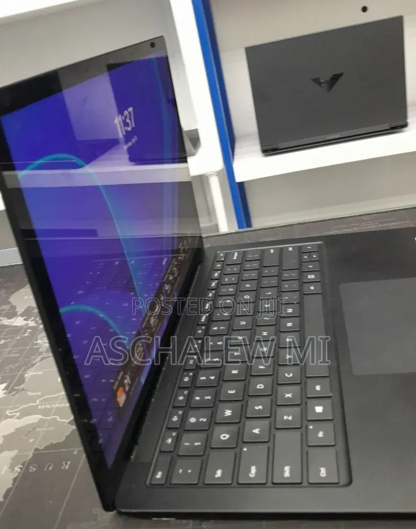 New Laptop Microsoft Surface 16GB Intel Core i7 SSD 512GB