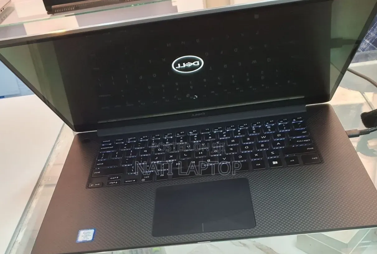 New Laptop Dell XPS 15 16GB Intel Core i9 SSD 512GB