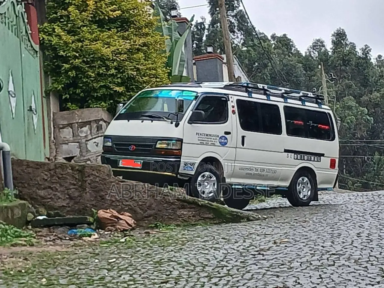 Toyota HiAce 2004 White