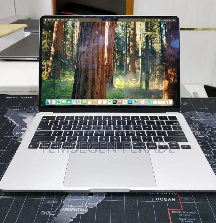 New Laptop Apple MacBook Air 2022 M2 8GB Apple M2 SSD 256GB