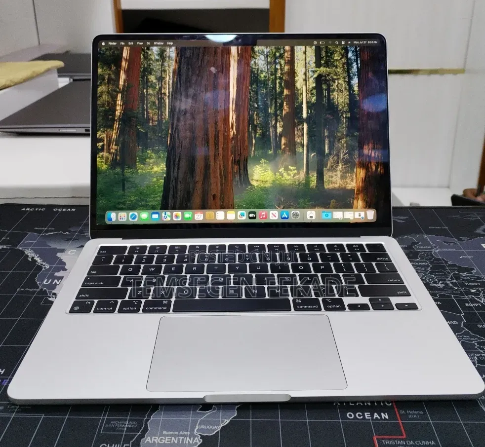 New Laptop Apple MacBook Air 2022 M2 8GB Apple M2 SSD 256GB