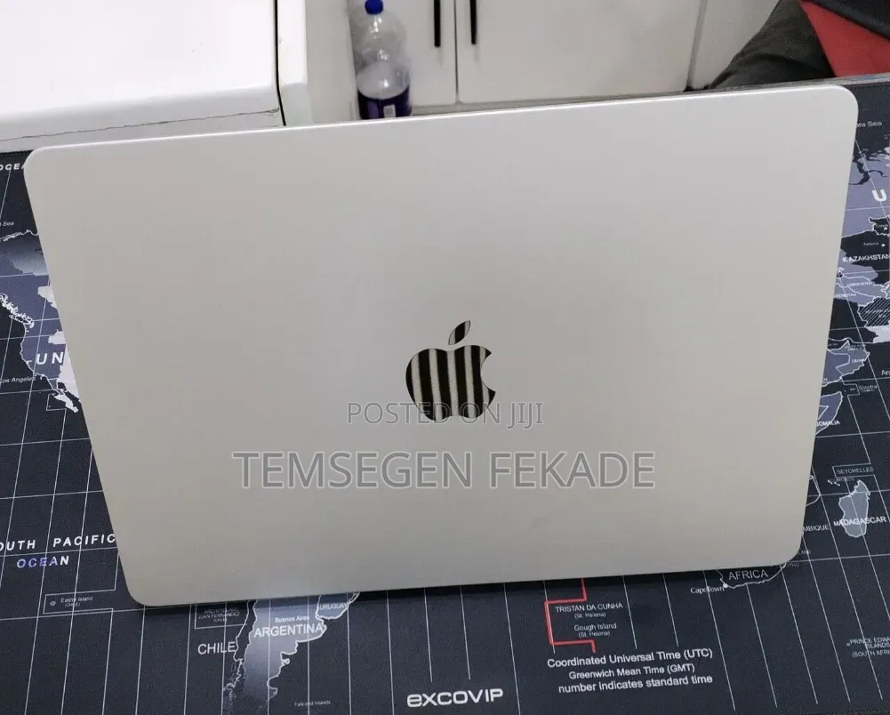 New Laptop Apple MacBook Air 2022 M2 8GB Apple M2 SSD 256GB