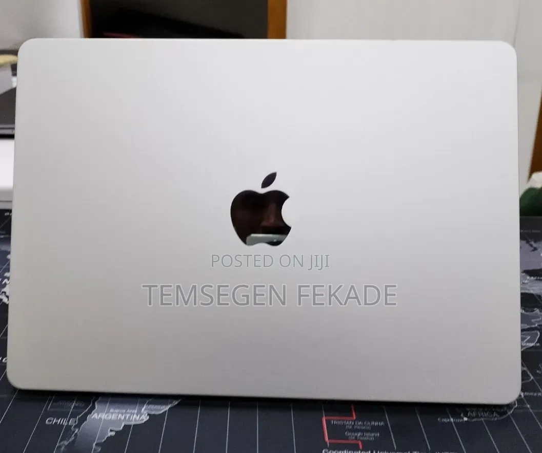 New Laptop Apple MacBook Air 2022 M2 8GB Apple M2 SSD 256GB