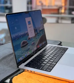 New Laptop Apple MacBook Pro 2023 M3 8GB Apple M3 SSD 512GB