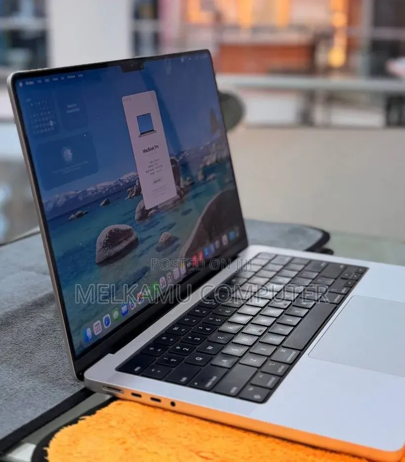 New Laptop Apple MacBook Pro 2023 M3 8GB Apple M3 SSD 512GB