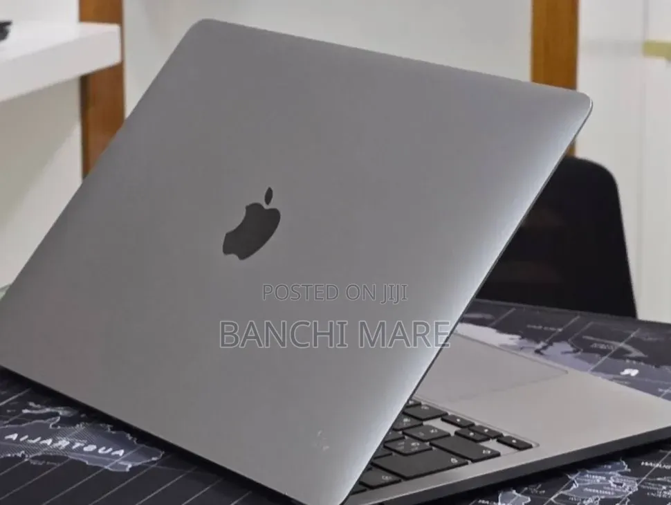 New Laptop Apple MacBook Pro 2020 8GB Intel Core i5 SSD 512GB