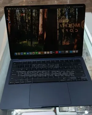 New Laptop Apple MacBook Air 2025 M4 16GB Apple M4 SSD 256GB