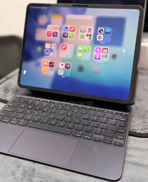 New Laptop Apple MacBook Pro 2024 M4 8GB Intel Core i5 SSD 512GB