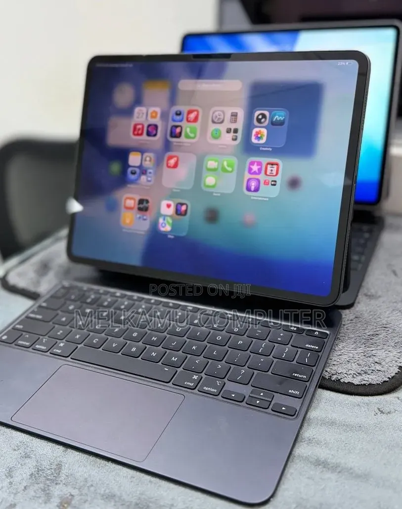 New Laptop Apple MacBook Pro 2024 M4 8GB Intel Core i5 SSD 512GB