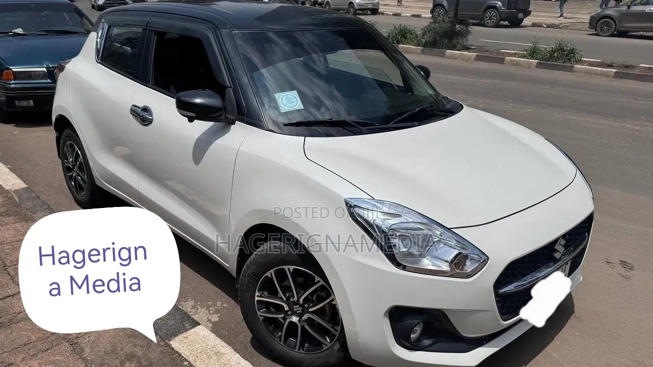 Suzuki Swift 2022 White