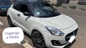 Suzuki Swift 2022 White