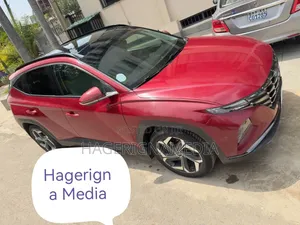 Hyundai Tucson 2022 Red