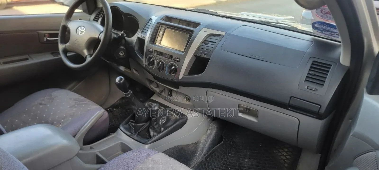 Toyota Hilux 2011 Silver