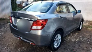 Suzuki Dzire 2022 Silver