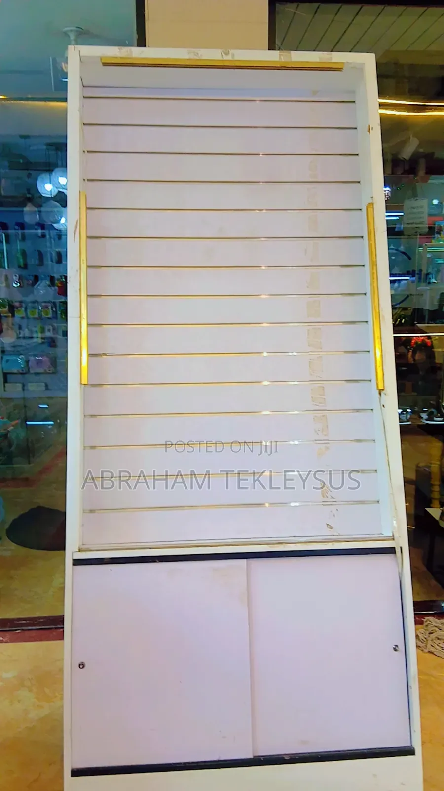 ዲሲፕለይ/የፈርኒቸር እና መስታወት ውጤት