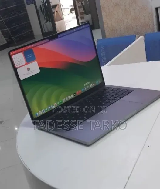 New Laptop Apple MacBook Pro 2021 M1 32GB Apple M1 Pro SSD 512GB