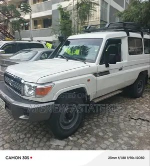 Toyota Land Cruiser 2013 White