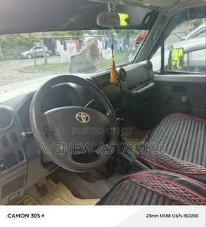 Toyota Land Cruiser 2013 White