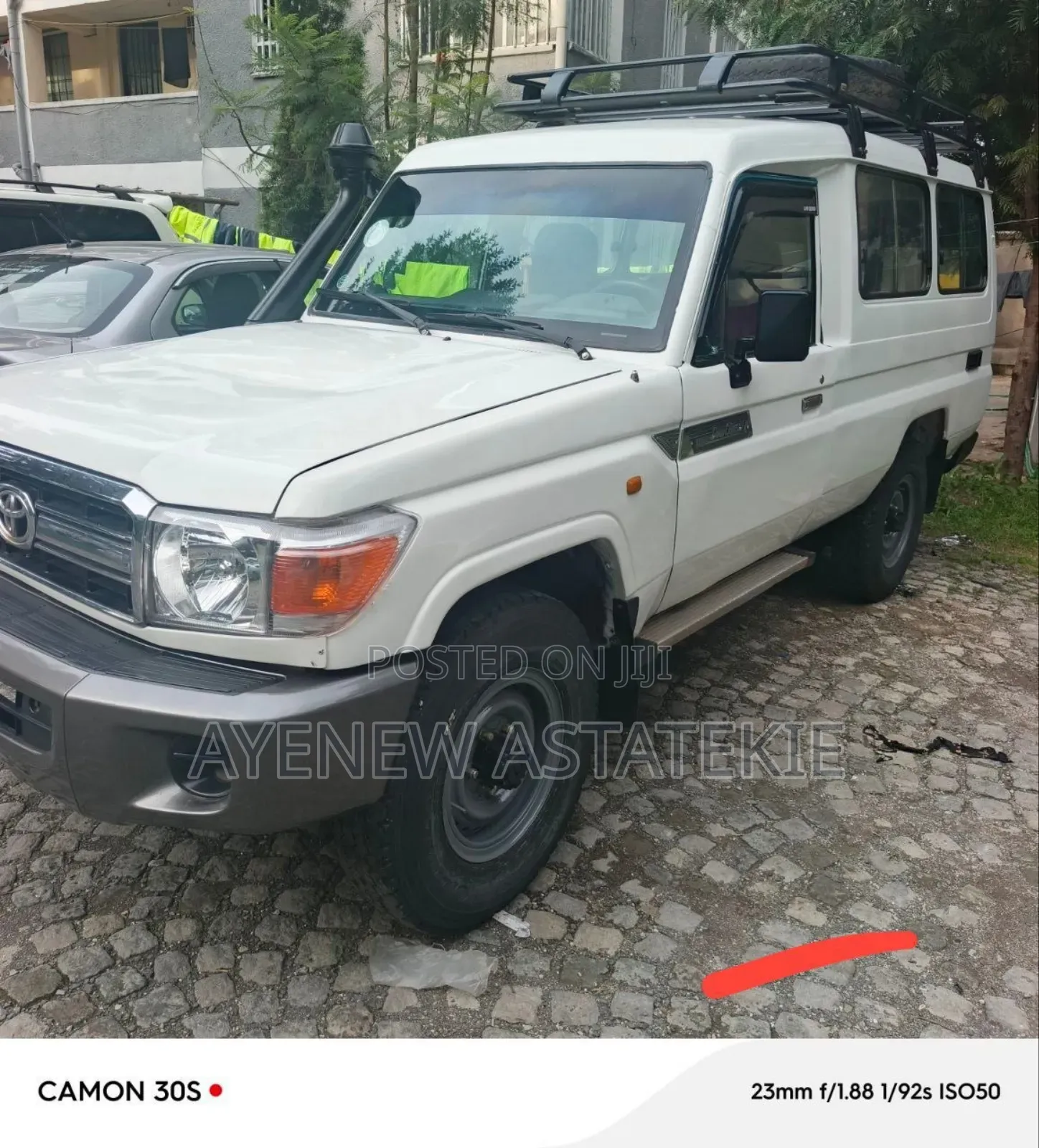 Toyota Land Cruiser 2013 White