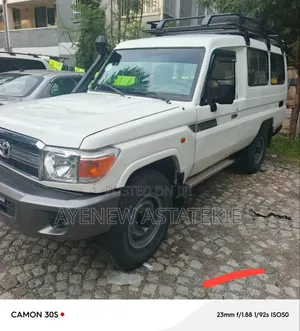 Toyota Land Cruiser 2013 White