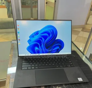 New Laptop Dell XPS 15 16GB Intel Core i7 SSD 512GB