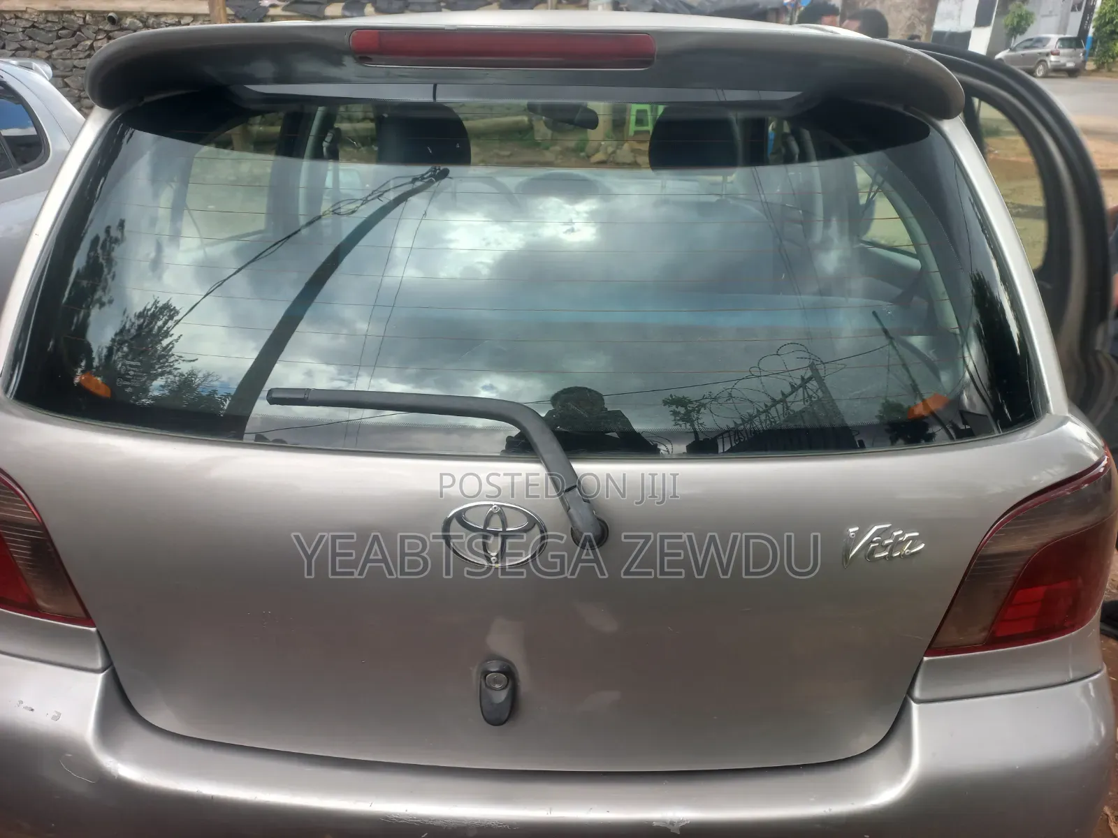 Toyota Vitz 2002 Gray