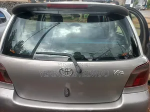 Toyota Vitz 2002 Gray