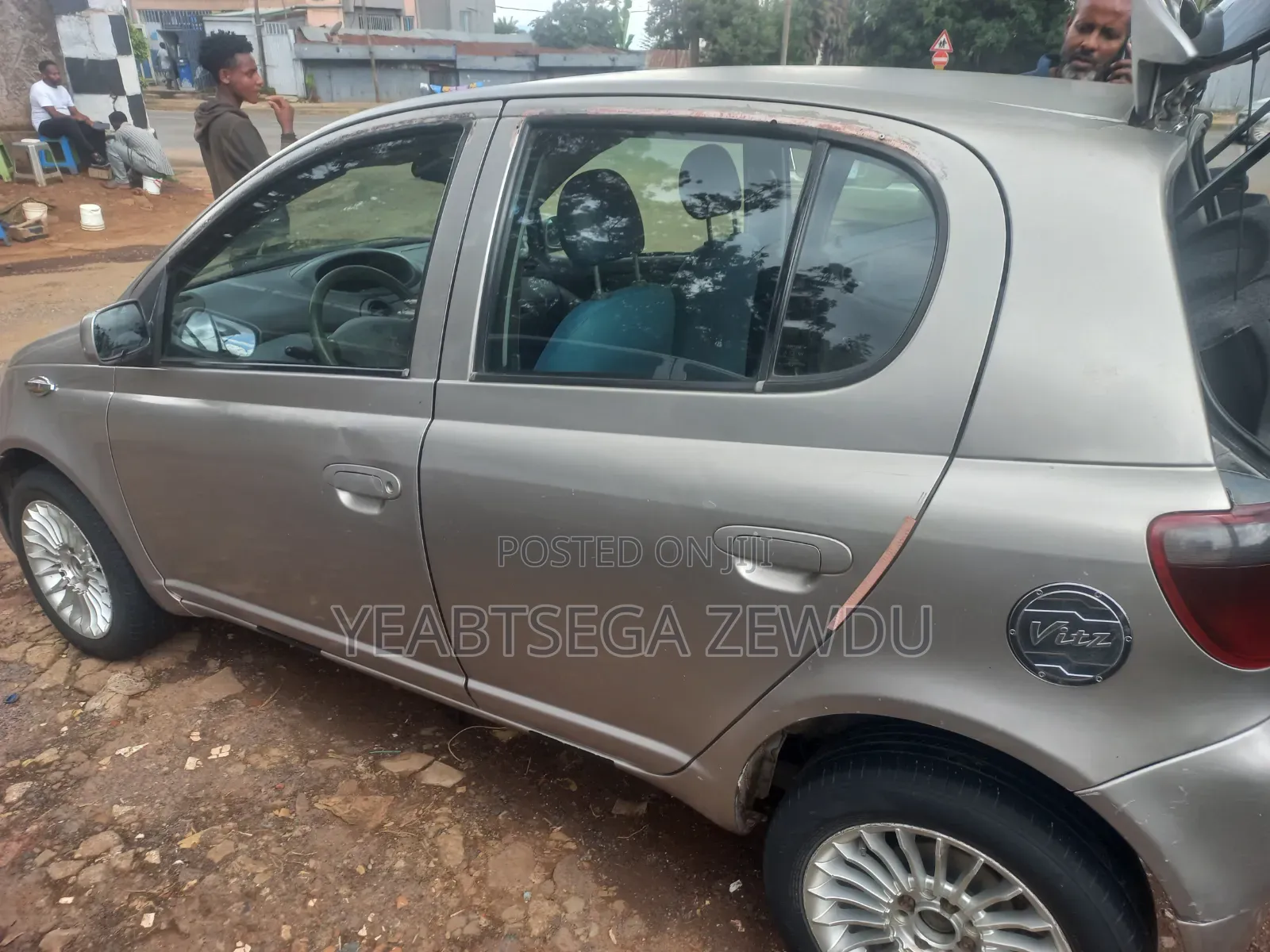 Toyota Vitz 2002 Gray