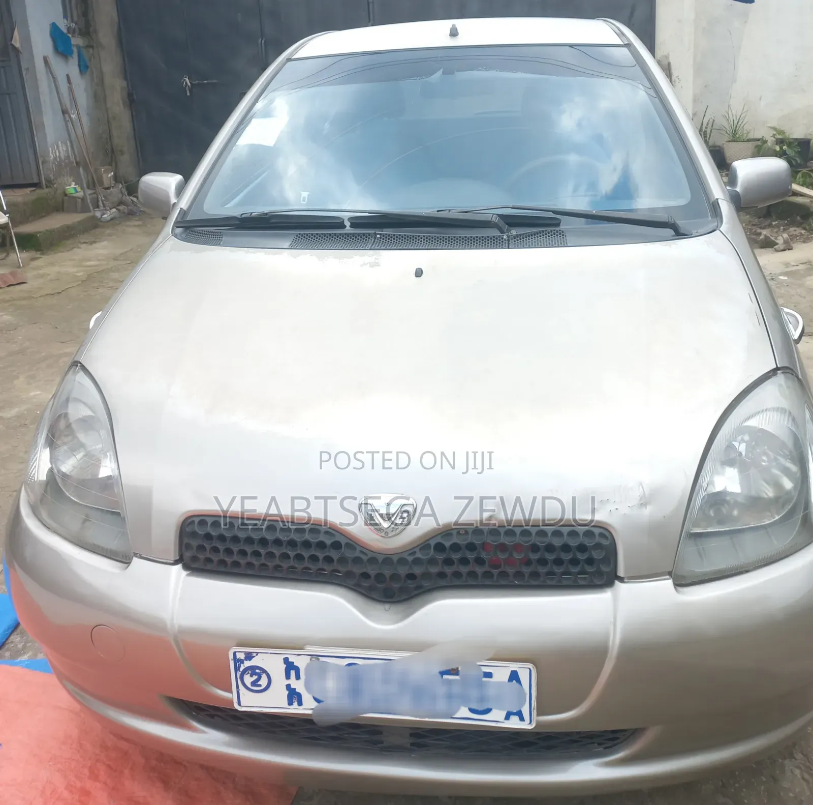 Toyota Vitz 2002 Gray