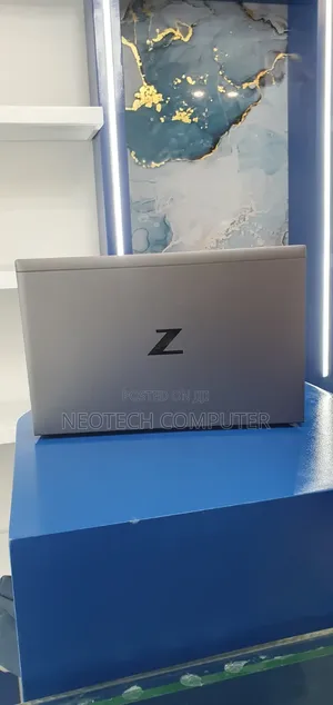 New Laptop HP ZBook Firefly 15 G7 16GB Intel Core i7 SSD 512GB