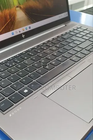 New Laptop HP ZBook Firefly G8 16GB Intel Core i7 SSD 512GB