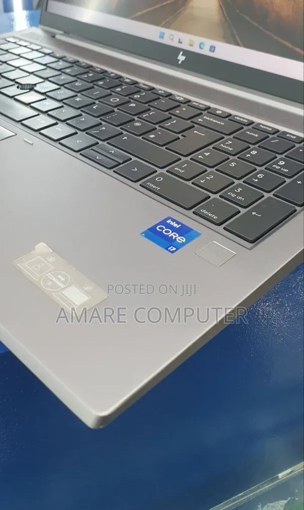 New Laptop HP ZBook Firefly G8 16GB Intel Core i7 SSD 512GB