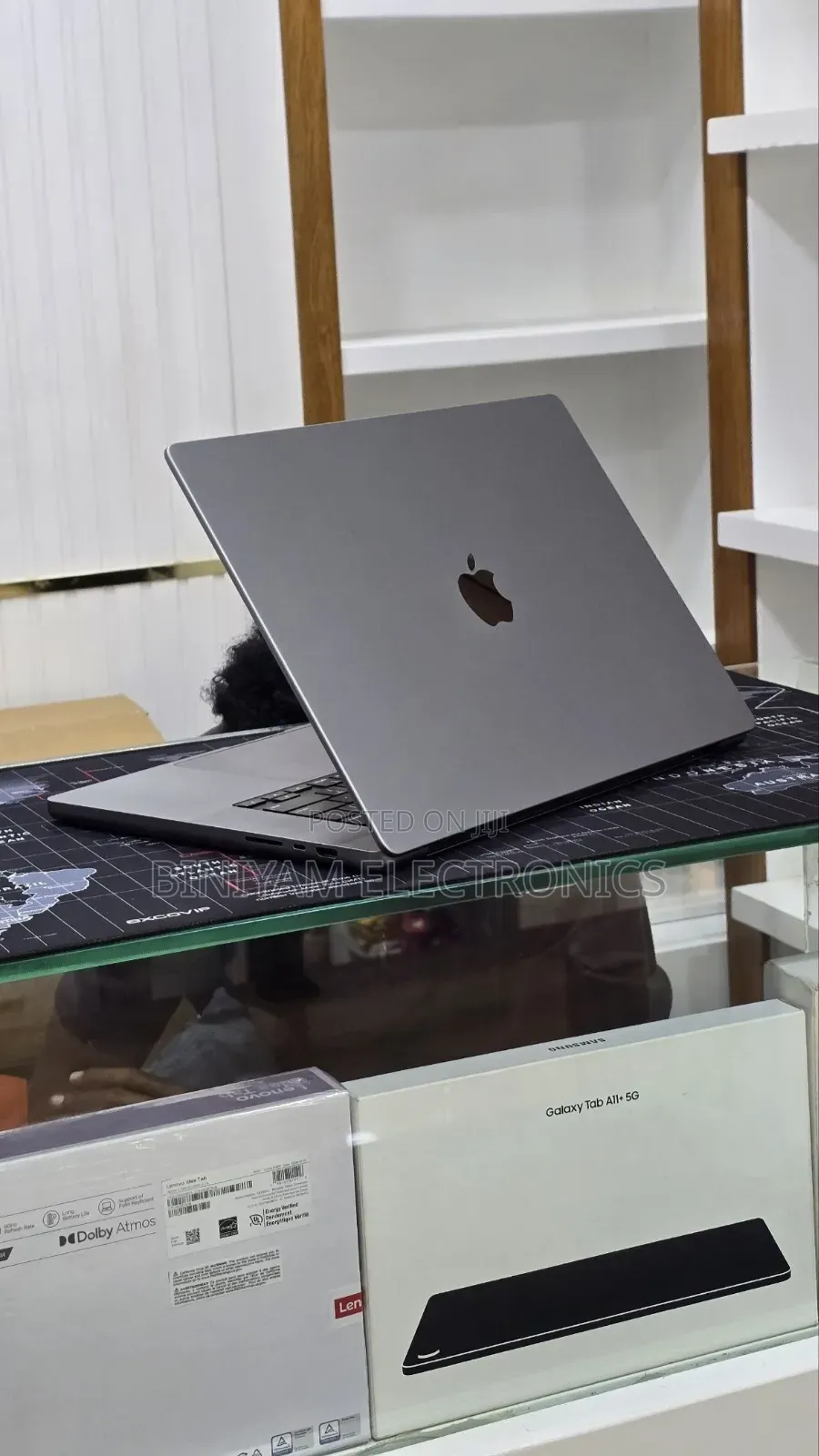 New Laptop Apple MacBook Pro 2021 M1 32GB Apple M1 Pro SSD 512GB