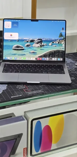 New Laptop Apple MacBook Pro 2021 M1 32GB Apple M1 Pro SSD 512GB