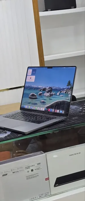 New Laptop Apple MacBook Pro 2021 M1 32GB Apple M1 Pro SSD 512GB