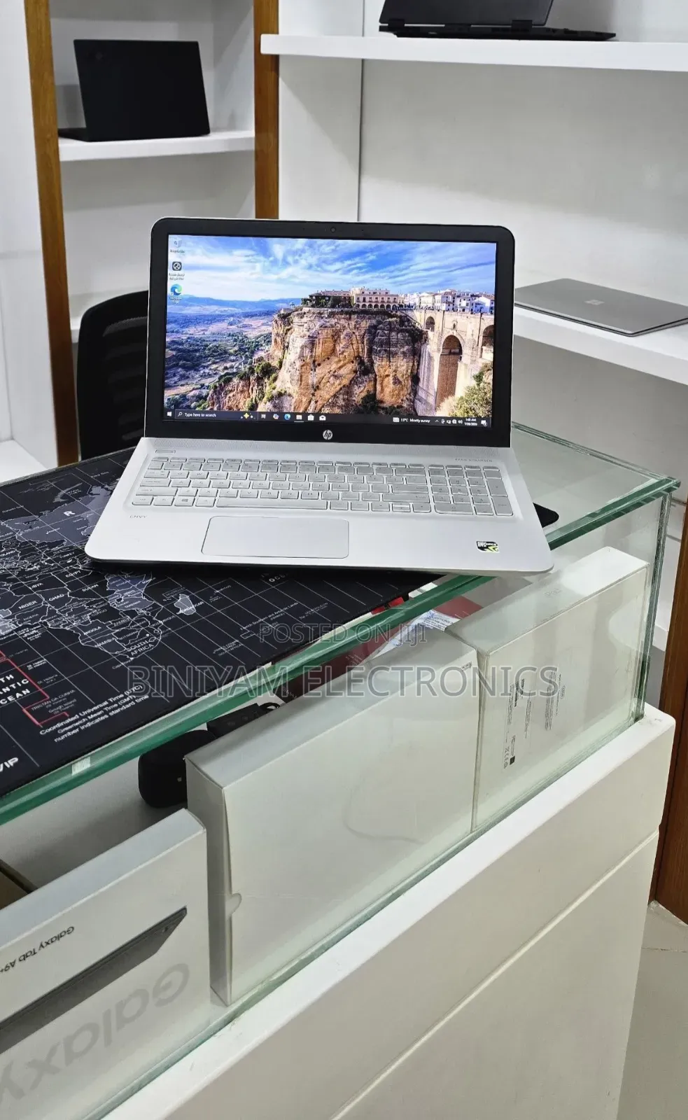 New Laptop HP Envy 15 12GB Intel Core i5 HDD+SSD 1T