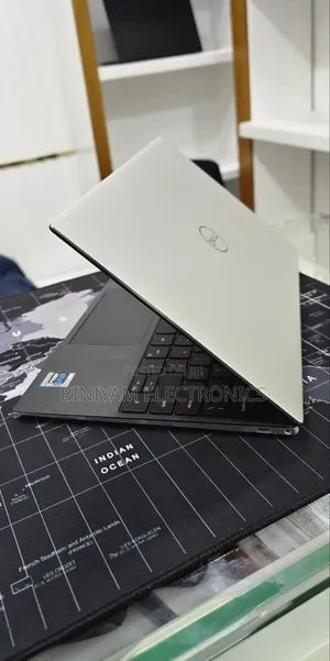 New Laptop Dell XPS 13 16GB Intel Core i7 SSD 512GB