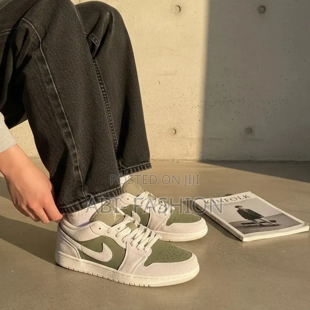 Nike Air Jordan 1 Low SE Medium Olive/Sail