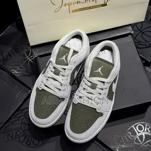 Nike Air Jordan 1 Low SE Medium Olive/Sail