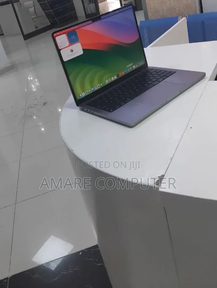 New Laptop Apple MacBook Pro 2021 M1 32GB Apple M1 Pro SSD 512GB