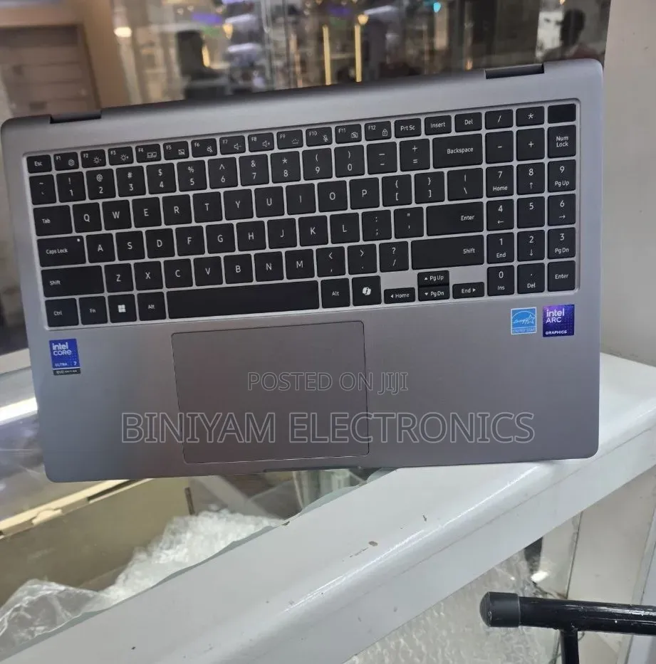 New Samsung Galaxy Book3 Pro 360 16" 16GB Intel Core Ultra 7 SSD 512GB